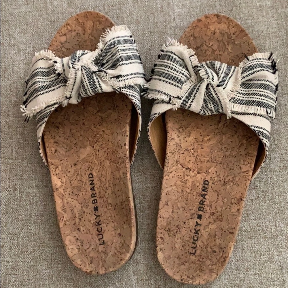 Never worn Lucky Brand Sandals